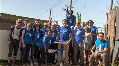 كرّمه السيسي في الإمارات.. كيف أنقذ إيلاك دياز الفلبين بزجاجة بلاستيكية؟ |خاص