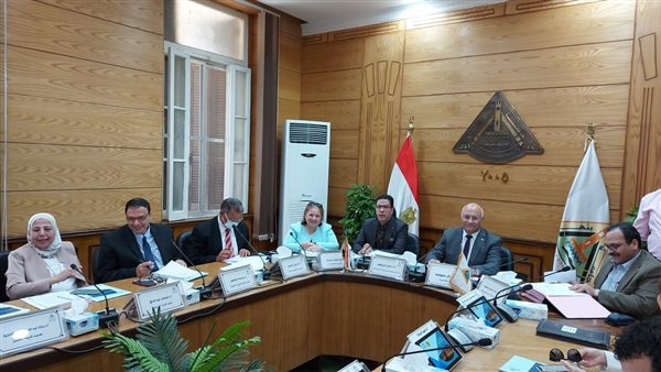 اجتماع جامعة بنها