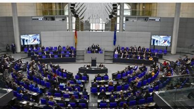 البوندستاغ الألماني يصوت بالأغلبية على تزويد كييف بأسلحة ثقيلة 