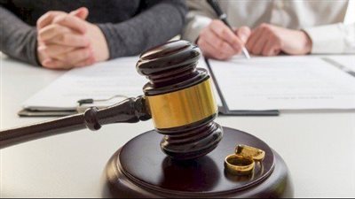 بعد 20 سنة.. امرأة في دعوى طلاق: كنت بصرف عليه وتزوج بفلوسي