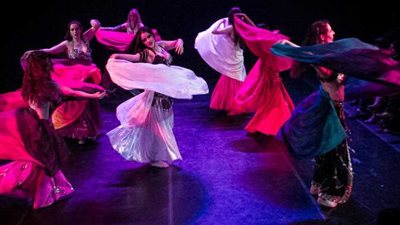 بمناسبة اليوم العالمي للرقص.. طبيب نفسي: يعزز الشعور بالسعادة والثقة بالنفس