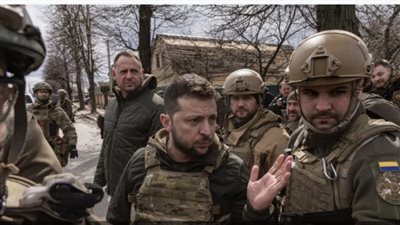 فرقة روسية قفزت بالمظلات للقبض على الرئيس الأوكراني بكييف لقتله وعائلته في 24 فبراير الماضي