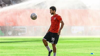 وفاة والد محمد محمود لاعب الأهلي المعار لـ الاتحاد السكندري