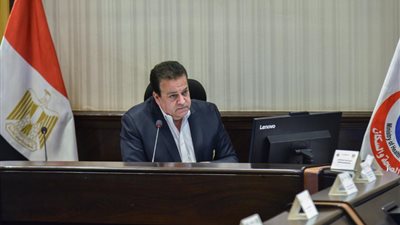 وزير التعليم العالي يكشف حقيقة تخفيض أعداد الملتحقين بكليات الطب والهندسة