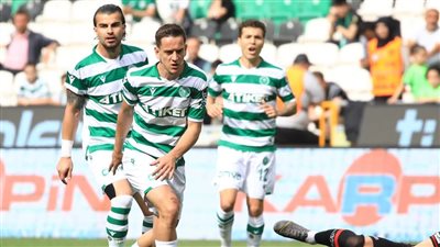 بمشاركة كوكا.. فاتح كاراجومروك يقتنص ثلاث نقاط من قونيا سبور في الدوري التركي