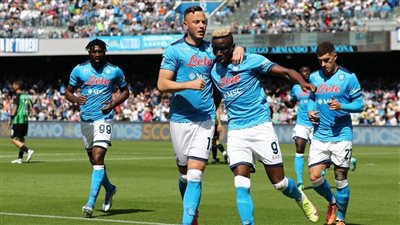 الشرطة الإيطالية تقتحم مقر نادي نابولي بسبب مخالفات مالية