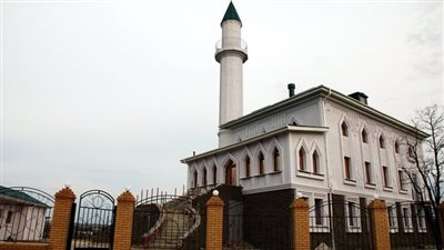 الجالية المصرية بأوكرانيا: أغلب المساجد ستقيم صلاة العيد.. ومن الصعب تجمعنا لصعوبة السفر بين المدن