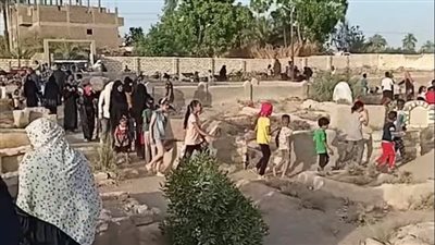 بث مباشر| المئات من أهالي الأقصر يتوافدون على زيارة المقابر قبل ساعات من عيد الفطر المبارك