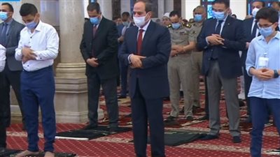 الرئيس السيسي يؤدي صلاة عيد الفطر المبارك 