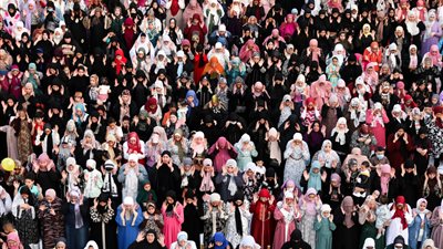 خطيب الجامع الأزهر: فلسفة العيد تدعونا إلى صلة الأرحام والسؤال عن الأقارب