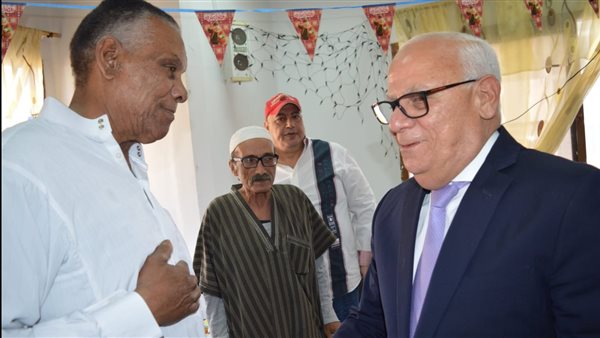 محافظ بورسعيد يزور