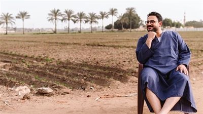 ياسمين عبد العزيز مع العوضي وأكرم حسني بالجلباب.. نجوم مصريين وعرب يهنئون جمهورهم بـ عيد الفطر المبارك