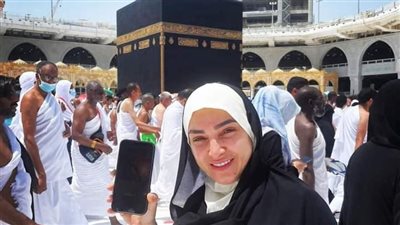 بصورة من أمام الكعبة.. روجينا تعلن مسلسلها الجديد برمضان 2023 | فيديو