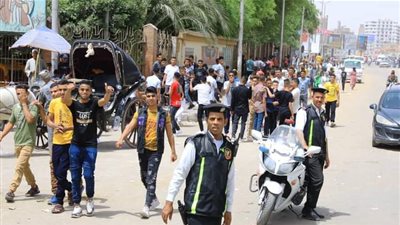 كمائن أمنية ثابتة ومتحركة في محيط الحدائق والمتنزهات لتأمين احتفالات العيد بسوهاج |صور