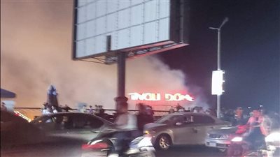 «الدخان يملأ السماء».. حريق في مطعم سانتوس بسيدي جابر في الإسكندرية ومحاولات للسيطرة عليه