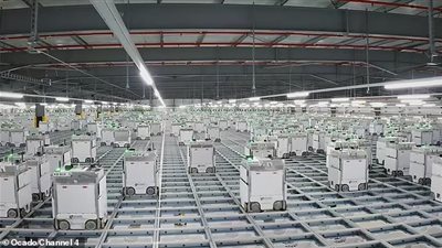 تصل إلى مليوني عنصر غذائي يوميًا.. شركة بريطانية تستخدم جيشا من الروبوتات يفوق قُدرة العامل البشر