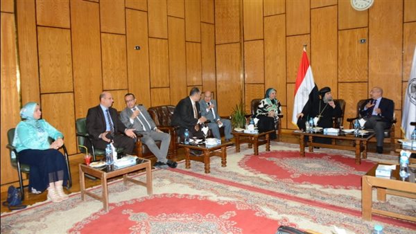 وفد كنسي يهنئ رئيس