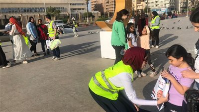 هدية الرئيس.. مستقبل وطن يوزع الهدايا والحلوى على الأطفال في العيد | صور