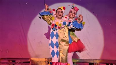 فرقة مسرح الشمس من ذوي الهمم تبهر الجمهور بمسرحية كاندي كراش 