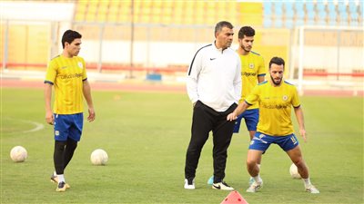 الجمل يجتمع بثنائي الإسماعيلي على هامش مران الفريق 