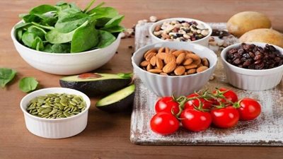 أبرزها بذور الكتان.. تعرف على 7 أطعمة غنية بالكالسيوم