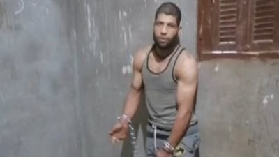  تقييد شاب بالجنازير بسبب العصبية.. وجيرانه بالشرقية: مريض نفسي ومحتاج علاج