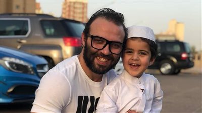 مصري يخرج زكاة الفطر عن نجله: لو عايش زكاة ولو ميت صدقة.. نفسي أشوفه بأي تمن