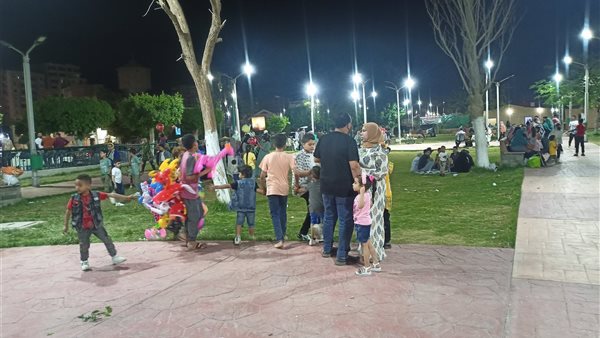 إقبال المواطنين على