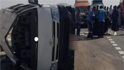 إصابة 16 شخصا في انقلاب ميكروباص بالطريق الصحراوي الغربي ببني سويف 