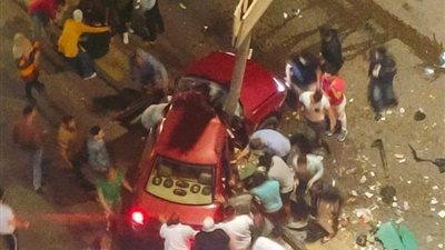 إصابة شابين في حادث تصادم إثر انفجار إطارات سيارة بمدينة بنها 