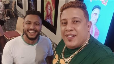 أمن مول يخرج حمو بيكا من أحد الأبواب الخلفية بسبب التزاحم بإحدى السينمات بالغردقة