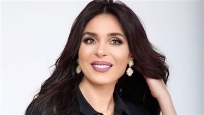 دينا تهاجم عمر كمال مجددًا بعد استغنائه عن الراقصات بأعماله: أقعد في البيت.. أنت كذاب ومنافق