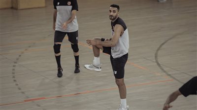 لاعب طائرة الأهلي رجال: الفريق جاهز للتتويج باللقب الإفريقي.. وواجهنا سوء توفيق الفترة الماضية