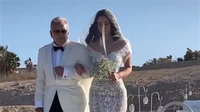 ظهور نادر للكابتن شوقي عبد الشافي في حفل زفاف ابنته