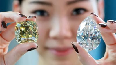 تزن أكثر من 200 قيراط.. أكبر ألماسة بيضاء تُسجل رقمًا قياسيًا في مزاد بجنيف