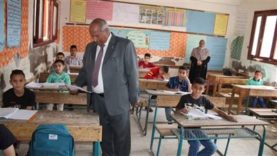 محافظ بني سويف يتابع سير امتحانات نهاية العام الدراسي لصفوف النقل