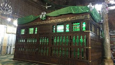 أمين الفتوى: من لم يصل على آل البيت لا صلاة له