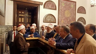 الطرق الصوفية تجري أول زيارة لمقام سيدنا الحسين قبيل افتتاحه للمواطنين اليوم | صور