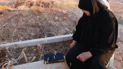 حكم زيارة القبور للنساء بدون محرم.. بشرط واحد الإفتاء تكشف عنه