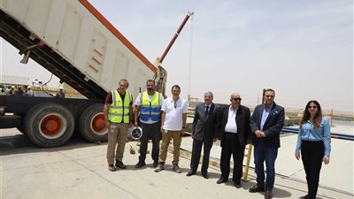 ينتج 18 ألف طن يوميًا.. محافظ المنيا يشهد التشغيل التجريبي لمصنع القناة للسكر