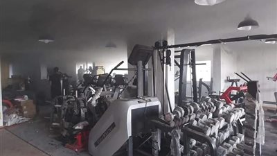 الدفع بـ 3 سيارات إطفاء.. السيطرة على حريق داخل جيم في المعادي |صور 