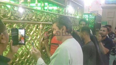 بالإنشاد والمدح وتوزيع الحلوى.. القناوية يحتفلون بإعادة فتح ضريح عبدالرحيم القنائي