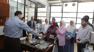 وفد من جامعة أسيوط يزور مركز البحوث الاجتماعية والجنائية للتعرف على المعامل البحثية | صور