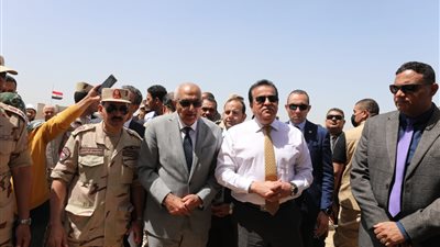 وزير التعليم العالي يتابع إنشاءات جامعة المنصورة الأهلية بجمصة | صور