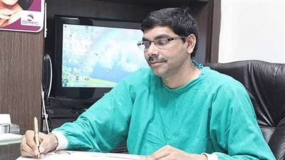 تمهد الطريق أمام المتحولين للحمل.. جراح هندي يخطط لزراعة رحم لرجل متحول جنسيًا لأول مرة بالعالم