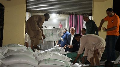 خلال مداهمه ليلية.. إحباط محاولة تهريب 25 طن سكر مدعم في قنا