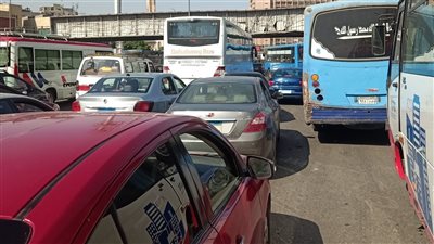 تكدس مروري بشوارع ومحاور الجيزة.. تعرف على الحالة المرورية اليوم