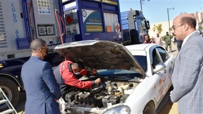 أسوان تستعد لإحلال السيارات المتقادمة بأخرى جديدة تعمل بالغاز الطبيعي