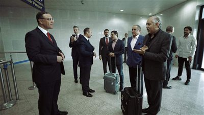 دوري أبطال إفريقيا | سفير مصر بالجزائر يستقبل بعثة الأهلي