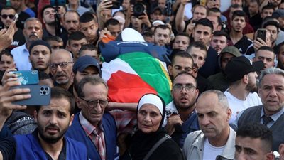 تشييع جثمان الصحفية شيرين أبو عاقلة بعد اغتيالها برصاص الاحتلال | صور